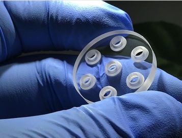 Bagian Unit Lensa Kaca Safir Bulat Dengan Lubang Sink Konduktivitas Panas Tinggi