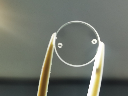 Round Polished Sapphire Optical Windows Scratch Resistance Dengan Lubang