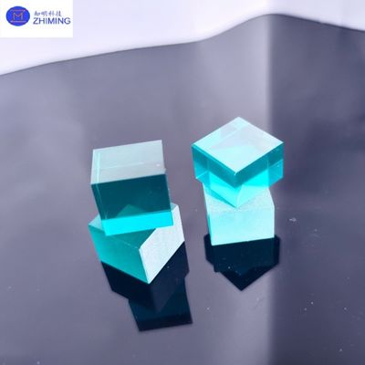 Batu permata warna sintetis safir batu mentah biru langit kekerasan Mohs 9 untuk perhiasan kerajinan