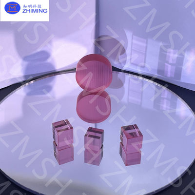 Pink Sapphire Bahan baku Sapphire buatan laboratorium Batu permata Kejelasan Mohs Kekerasan 9