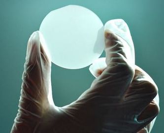 Harga yang pantas 5x5 / 10x10 Mm Gallium Nitride Wafer HVPE Standing Chip Template Industri Gratis on line