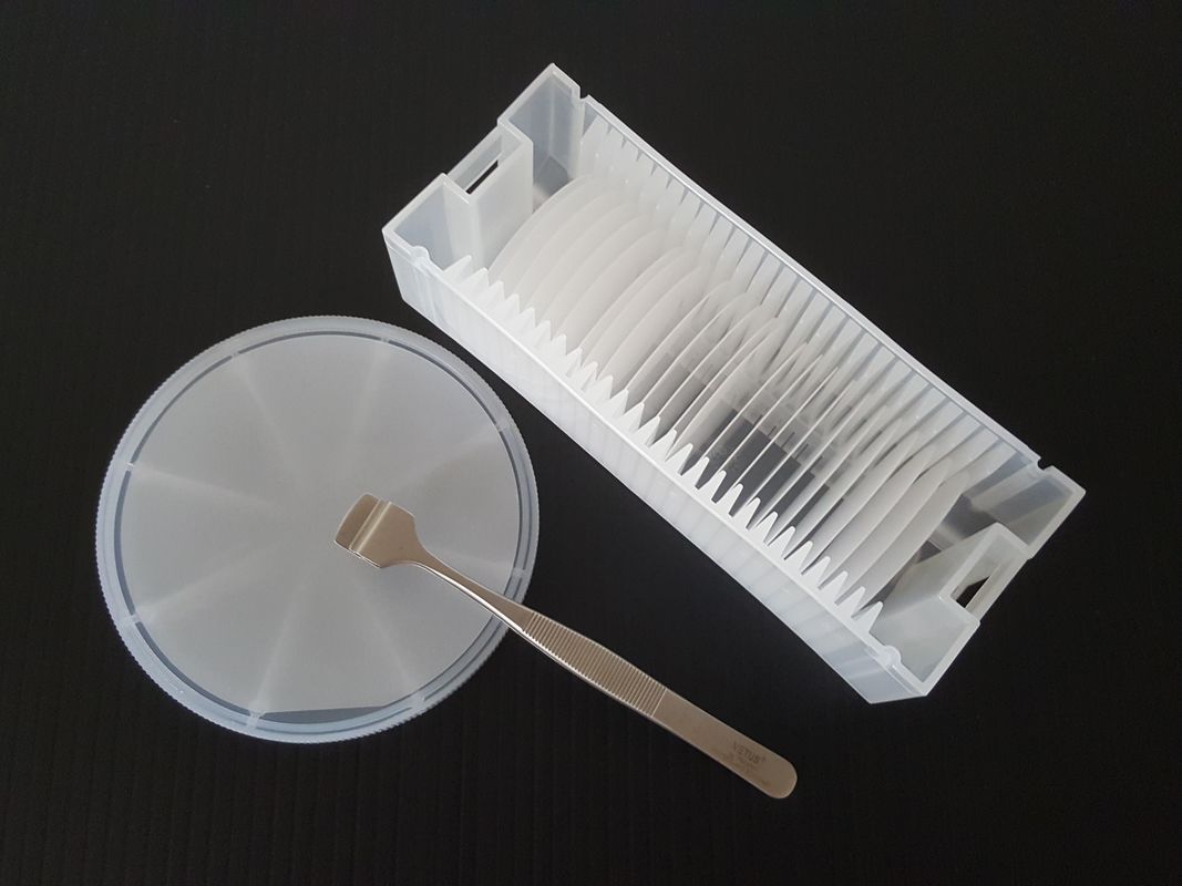 Presisi 50.8mm 2 inci 0.1mm 0.43mm Ketebalan Sapphire Wafer Orientasi A-Plane M-Plane