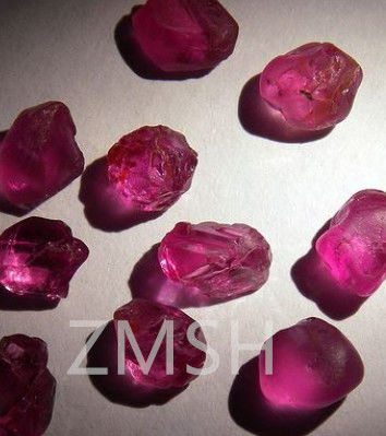 Hot pink FL Grade Lab dibuat safir batu permata mentah dengan kekerasan Mohs 9 Berlian