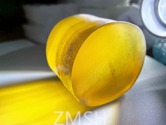 Harga yang pantas Emas safir buatan batu permata mentah skala kekerasan Mohs 9 kristal untuk perhiasan on line