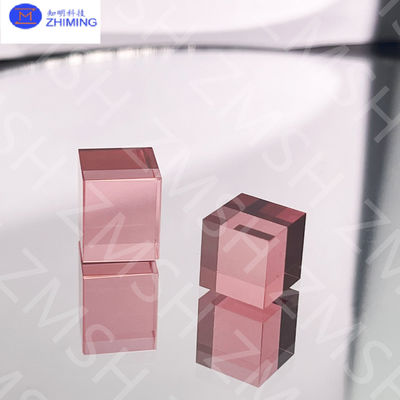 Pink Sapphire Bahan baku Sapphire buatan laboratorium Batu permata Kejelasan Mohs Kekerasan 9